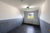 Büro - Tolle Oberwohnung mit Garage und Gartenanteil