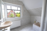 Badezimmer - Tolle Oberwohnung mit Garage und Gartenanteil