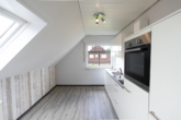 Küche - Tolle Oberwohnung mit Garage und Gartenanteil